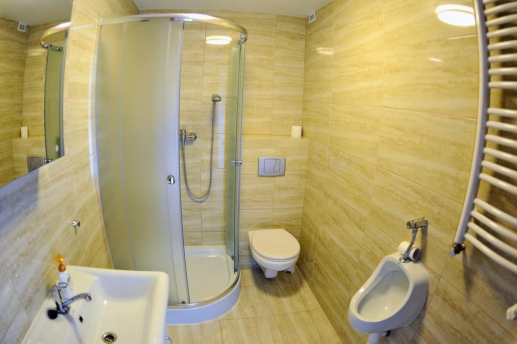 Korona Hostal *
