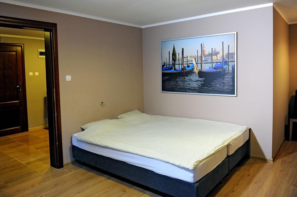 Korona Hostal *